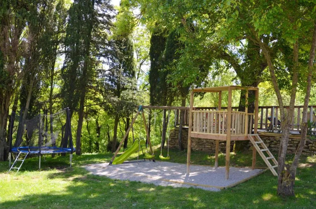 Villa With 5 Bedrooms in Laurac, With Wonderful Mountain View, Pool Ac