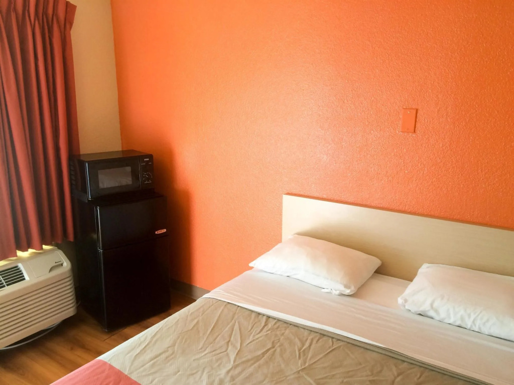 Motel 6 Newport News, VA