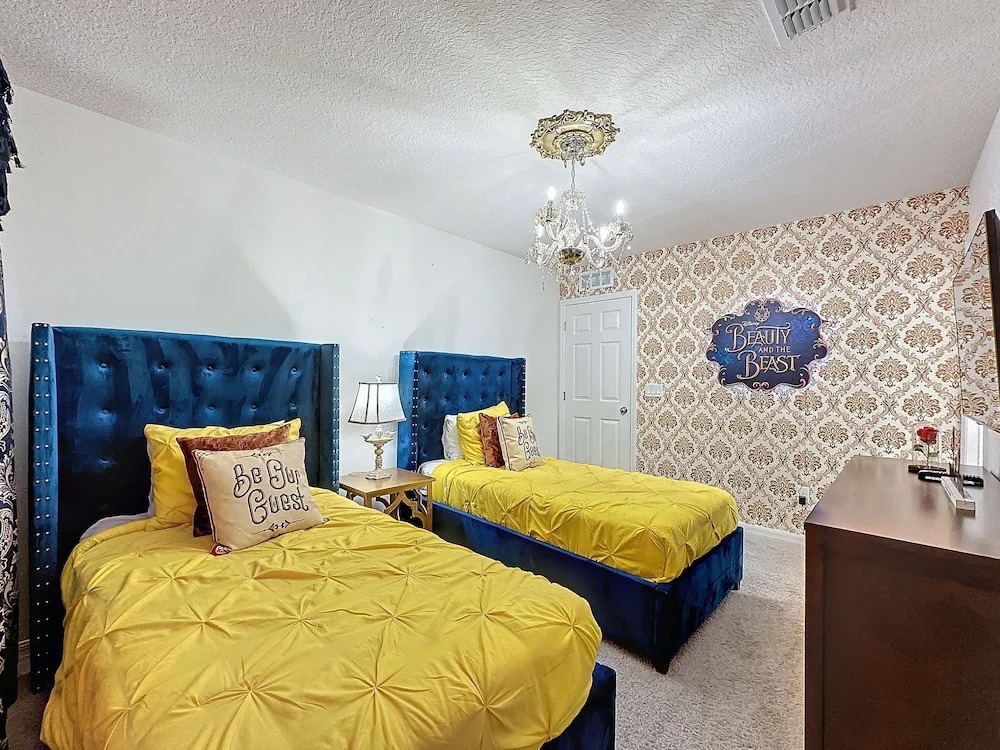 Luxury 6 Bed Villa with Pool/Spa in Solara Resort