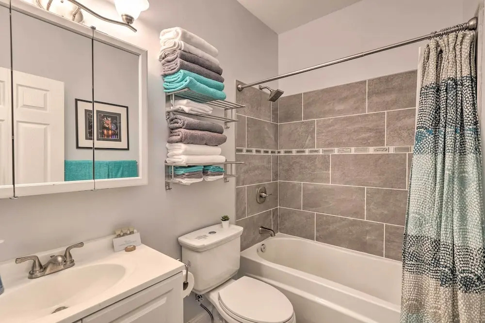 Pet-friendly Pad w/ Fire Pit ~ 5 Mi to Cincy!