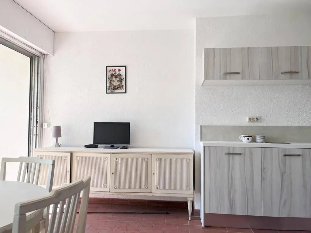 Appartement Le Lavandou, 1 pièce, 2 personnes - FR-1-251-224