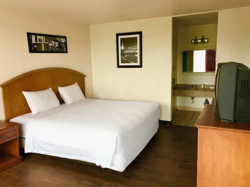 Bossier Inn and Suites