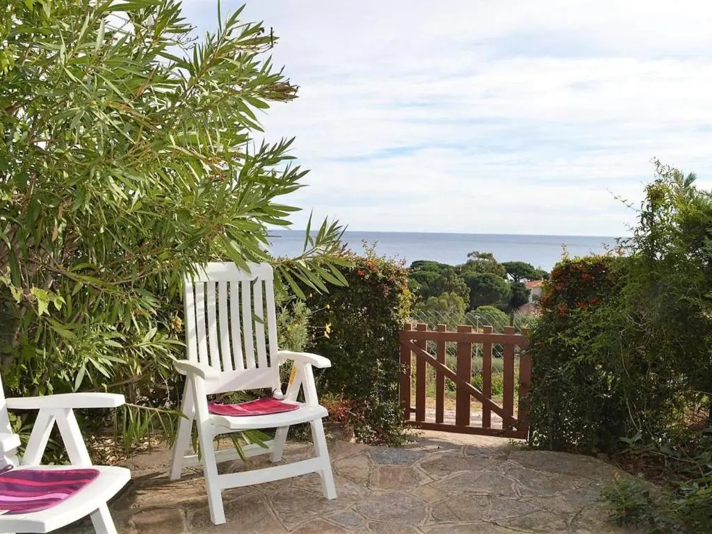 Appartement Le Lavandou, 1 pièce, 4 personnes - FR-1-251-50