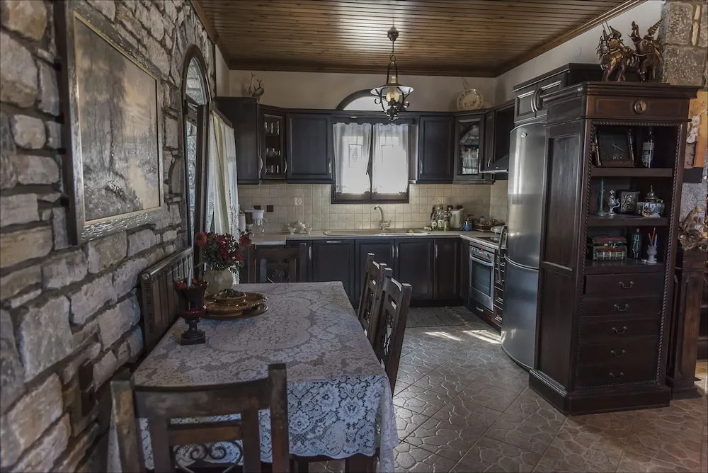 Stone Mansion Anavryti, ΑΜΑ 20569