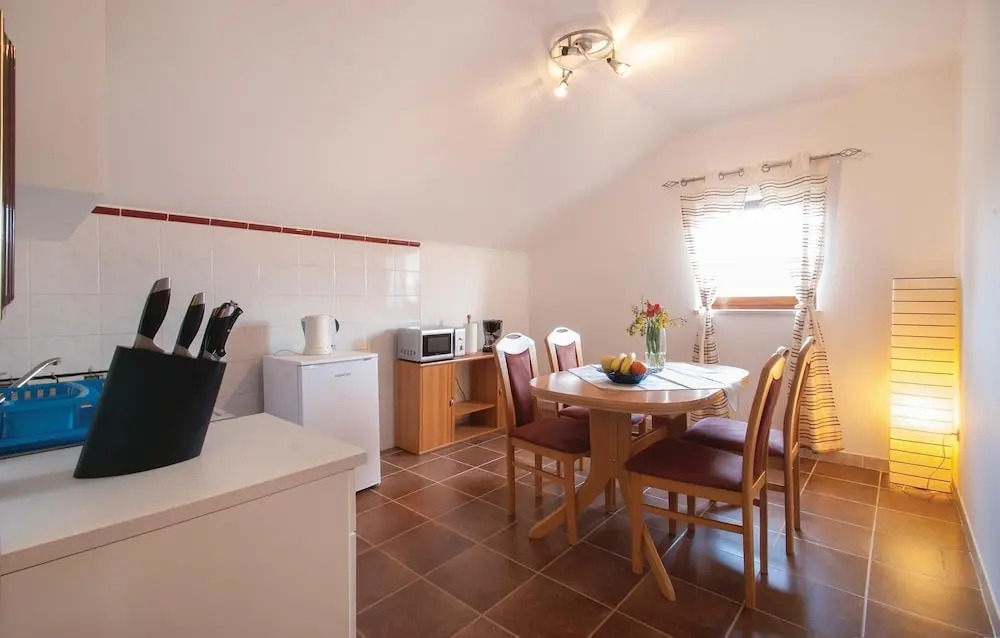 Amazing Home in Rovinj With Wifi and 2 Bedrooms