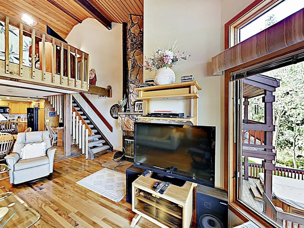 New Listing! Deer Valley Townhome W/ Hot Tub, Pool 3 Bedroom Townhouse