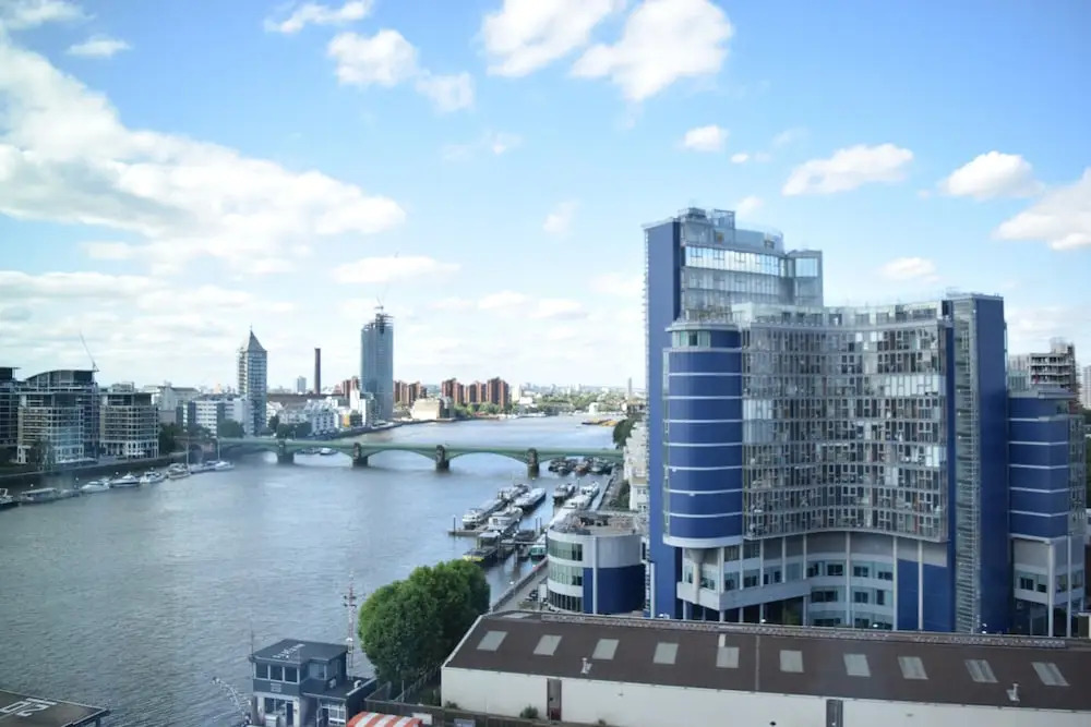 Apartment With River And City Views
