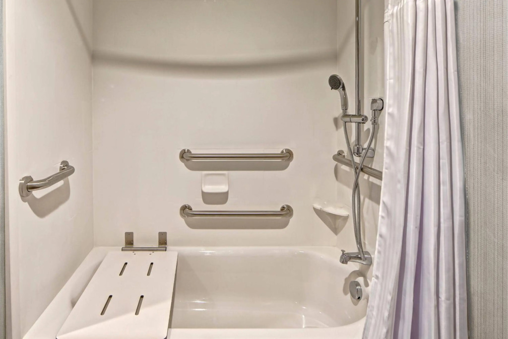 Holiday Inn Express & Suites - Dallas Market Center by IHG