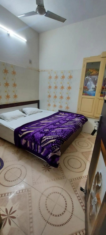 MJ Chawla Homestay double bed attached bathroom room