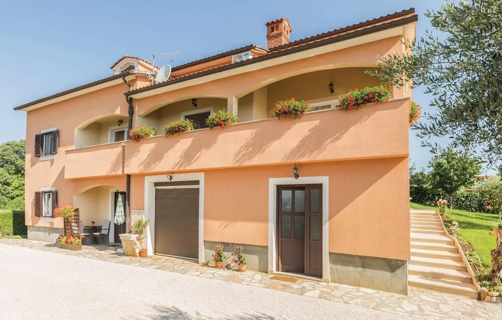 Awesome Home in Tar-vabriga With Wifi and 1 Bedrooms