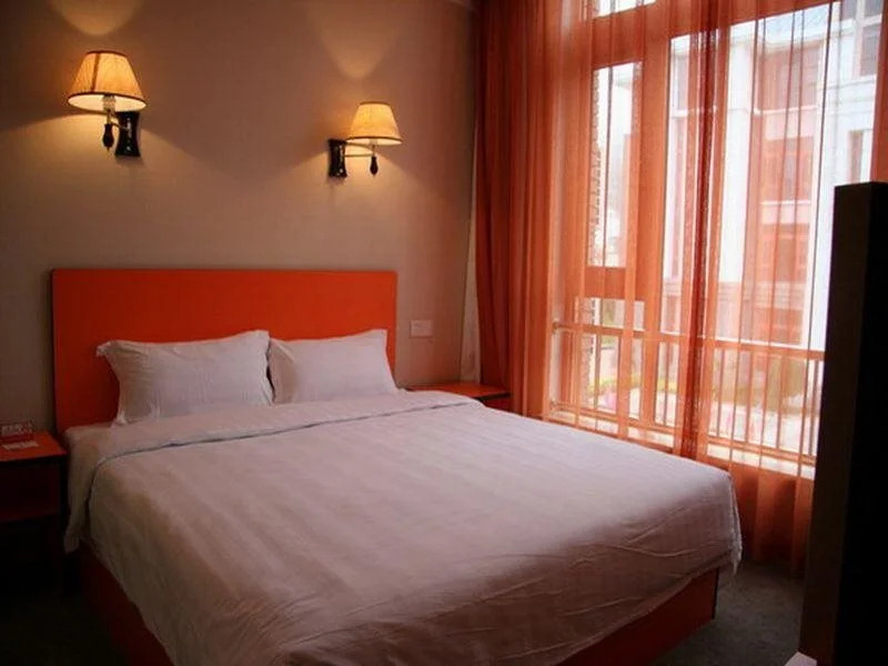 Summer Hotel