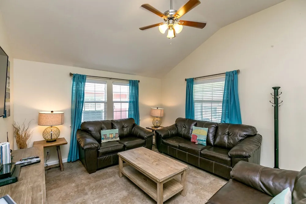 ReelEm Inn 614 by RedAwning