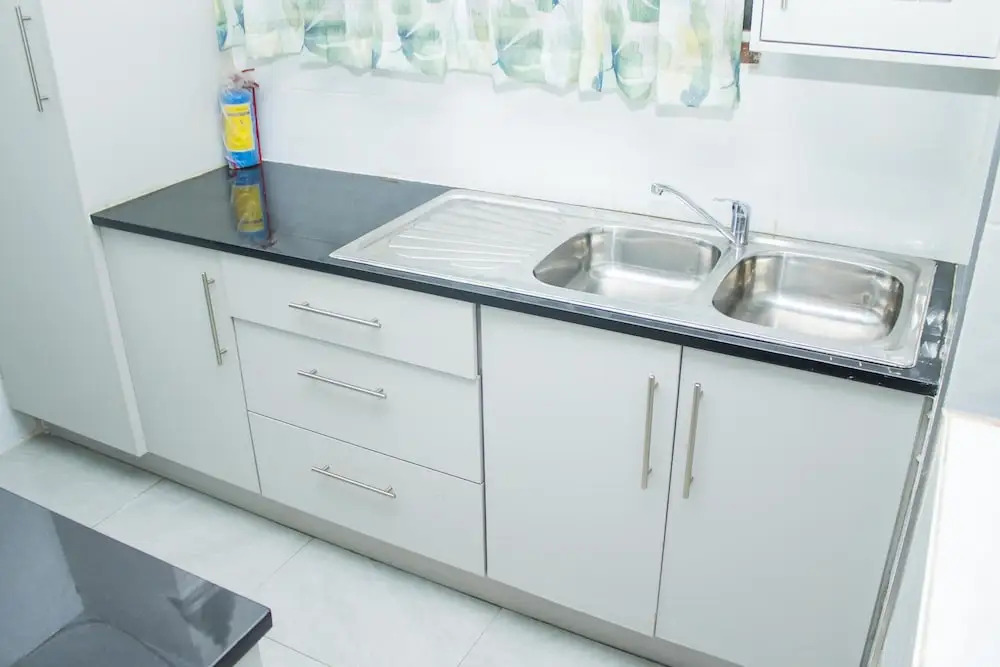 Centrally Located 1 Bedroom Apartment - 2361