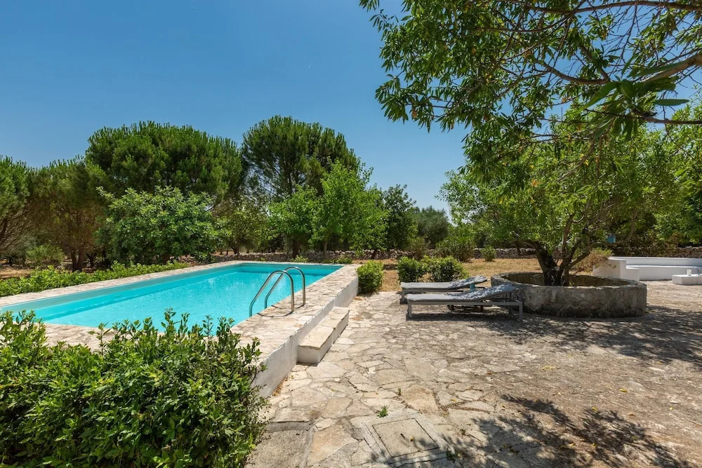 2496 Trullo Chiaro di Luna by Perle di Puglia