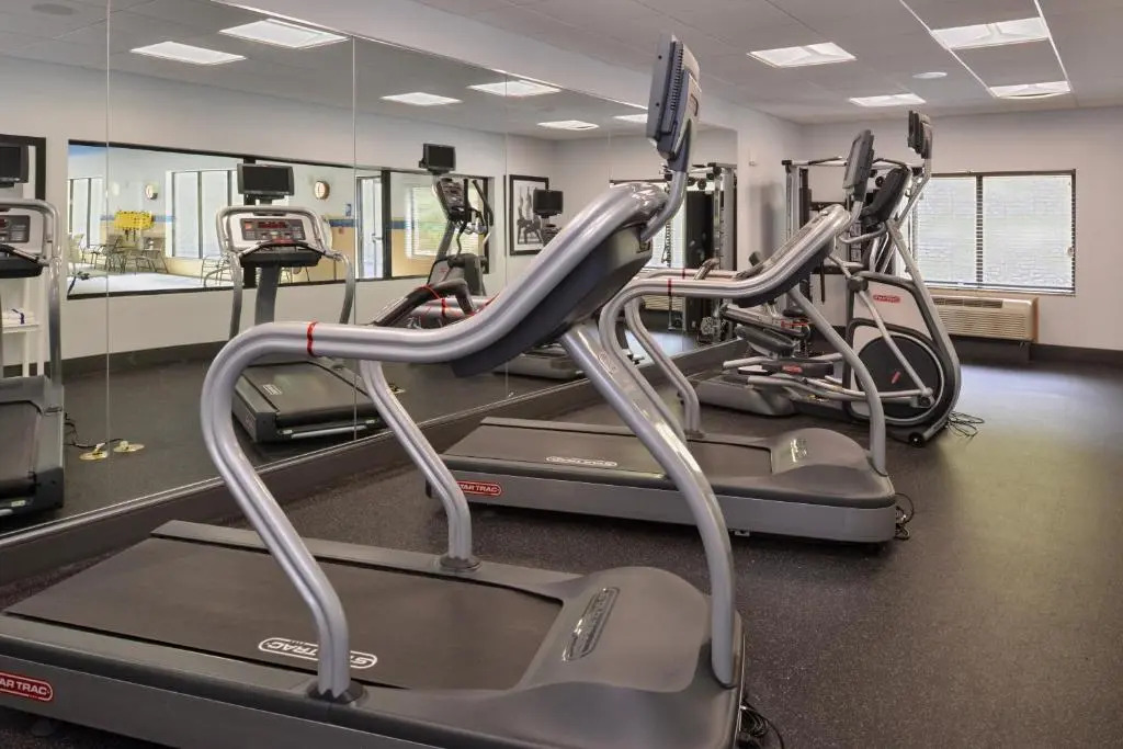 Holiday Inn Express & Suites Washington - Meadow Lands by IHG