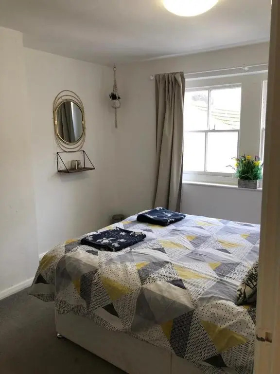 Recently Refurbished Old Town Apartment