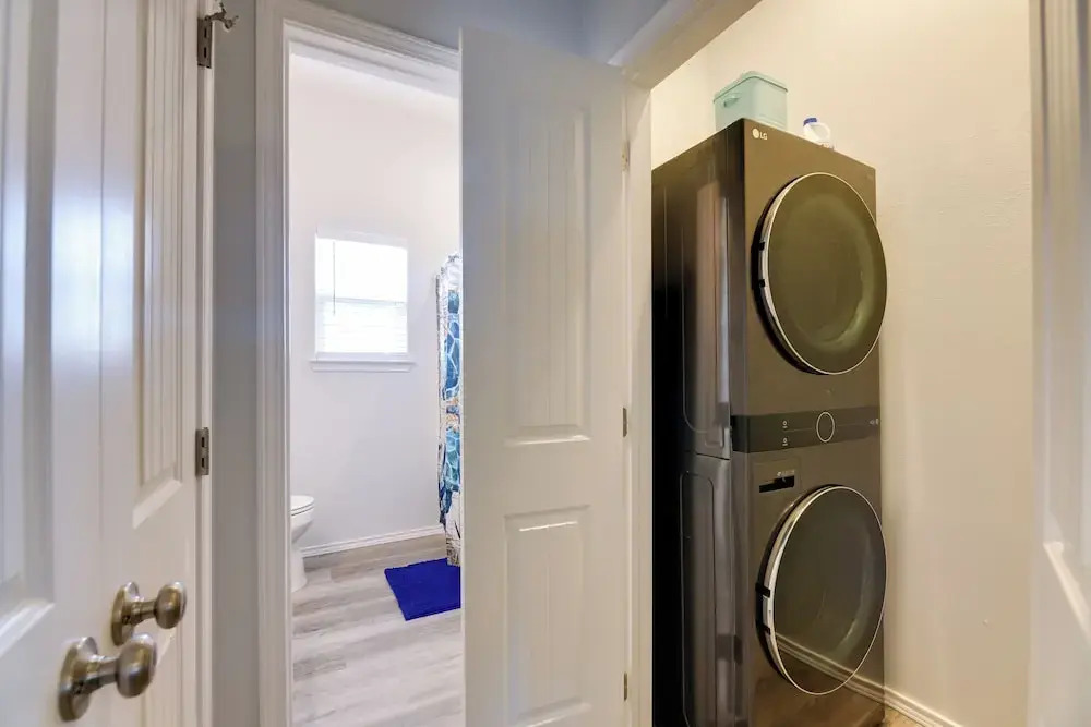 Community Pool Access & Bay View: Rockport Home!