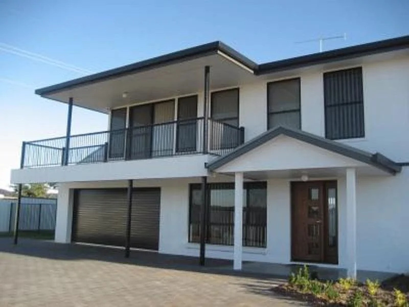Race Course Apartments