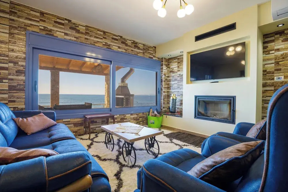 Maritinas Stone House & Apartment On The Beach