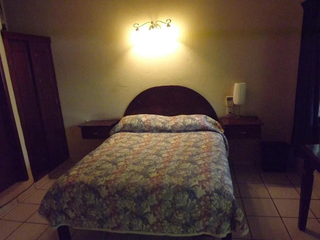 Hotel Cosmos
