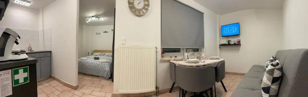 Gezellige Studio-1 slaapkamer *4p* strand/zee 50m