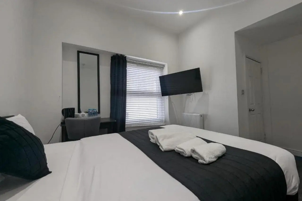 OYO Firs Lodge London Heathrow
