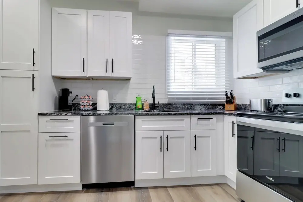 1 Mile to Henry Ford Hospital! Renovated Rental