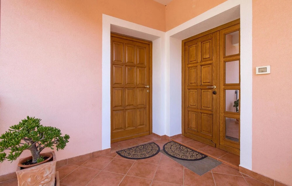 Amazing Home in Icici With Wifi and 2 Bedrooms