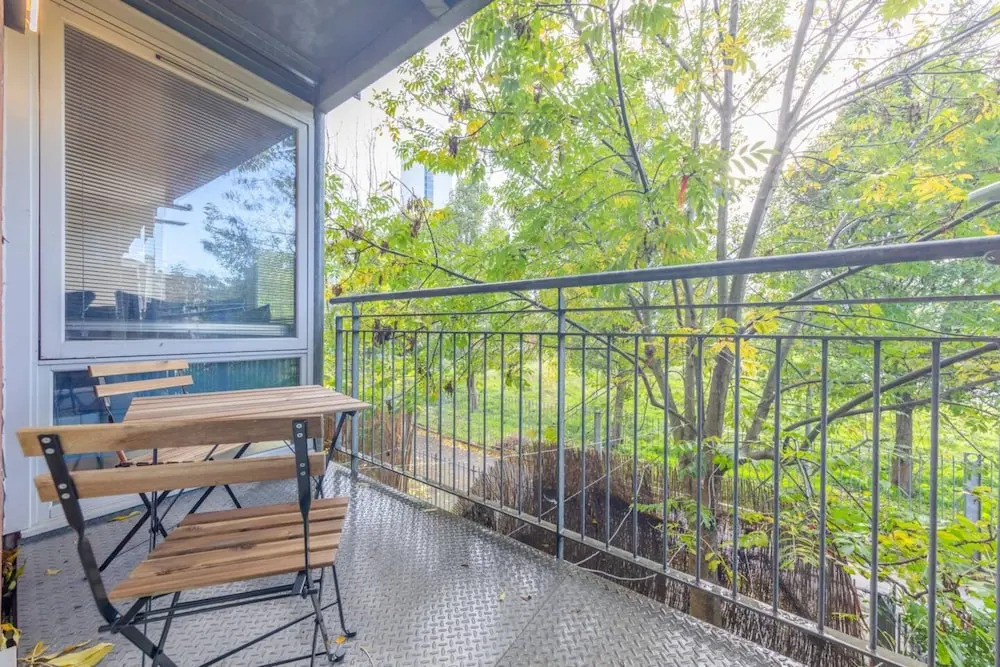 Spacious 2 Bedroom Apartment Near White City