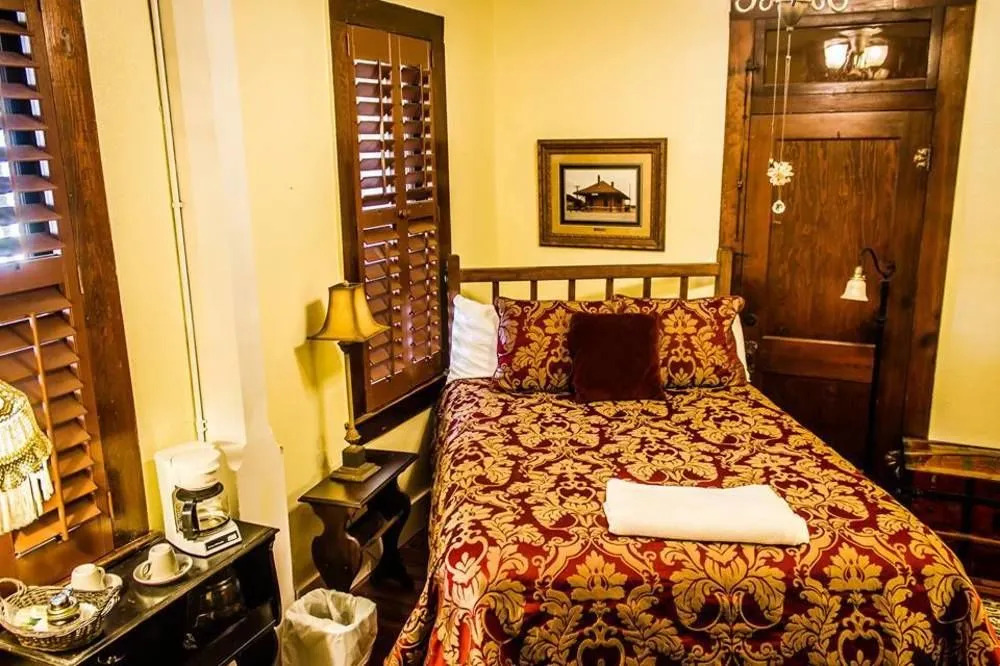 Nutt House Hotel