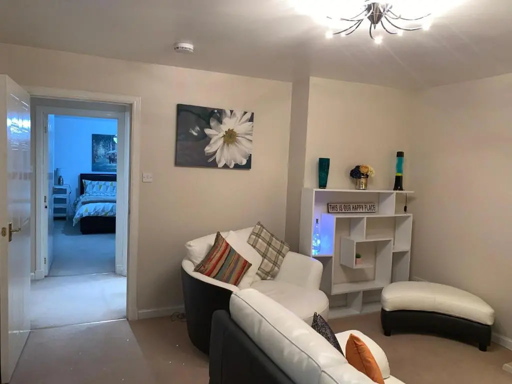 Holland Drive 2 Bedroom Flat (Adults Only)