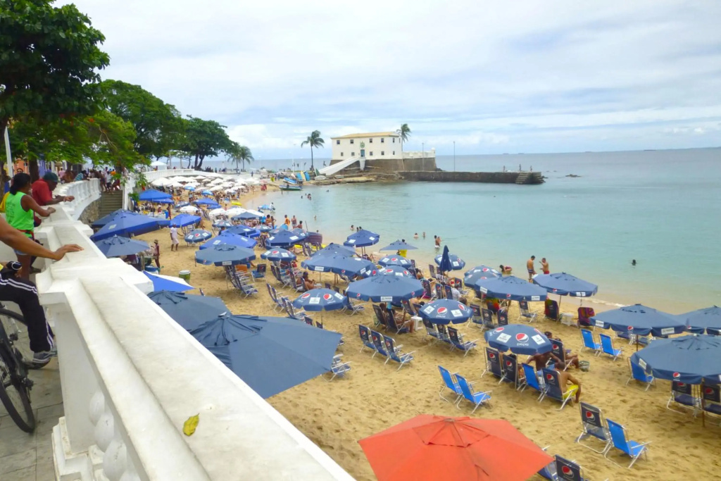 One-bedroom Apartment with Sea view and View to Farol da Barra Praiaville