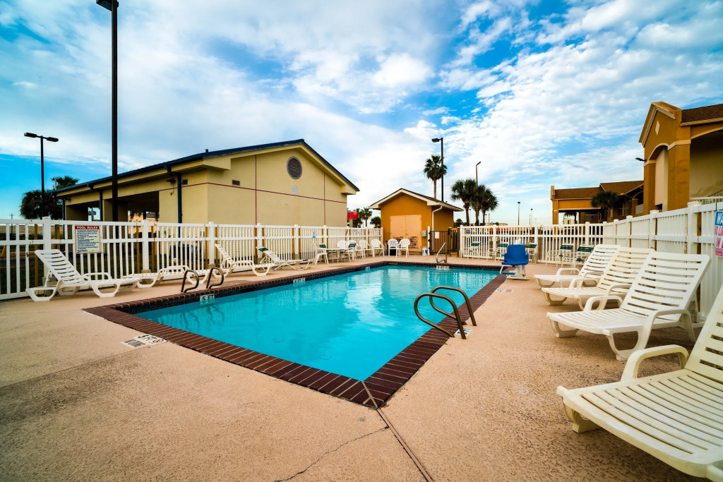 Island Inn By OYO Galveston Beach, TX
