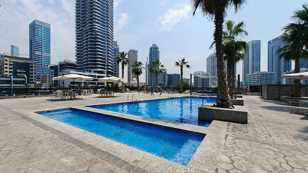 Bright and Airy 1-bedroom Apartment Perfect for 4 in Dubai Marina