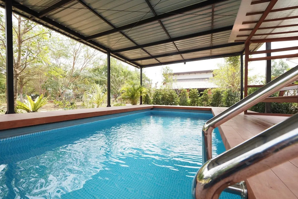 OYO 733 T Resort