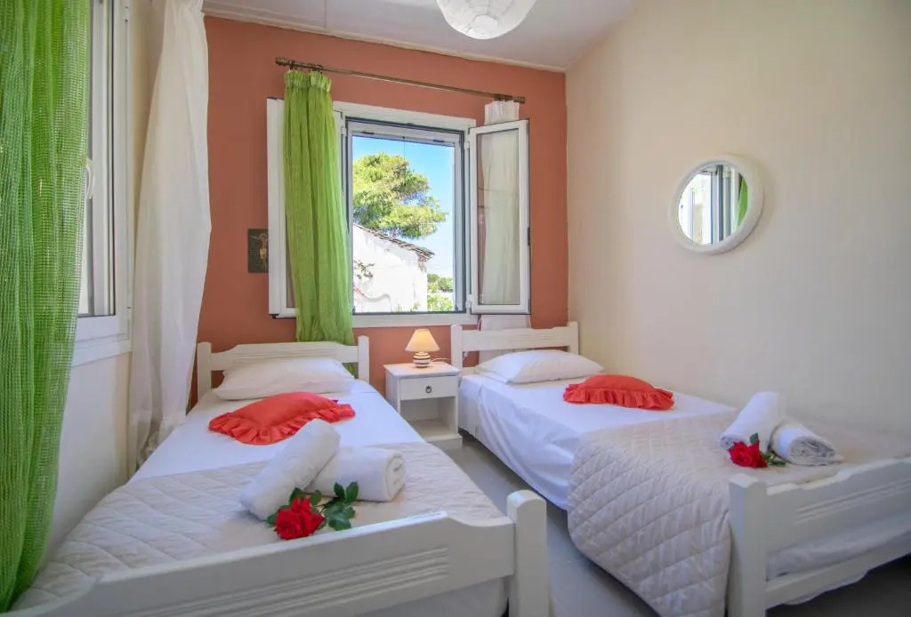 Dora's Tsilivi Beach House A by "elite"
