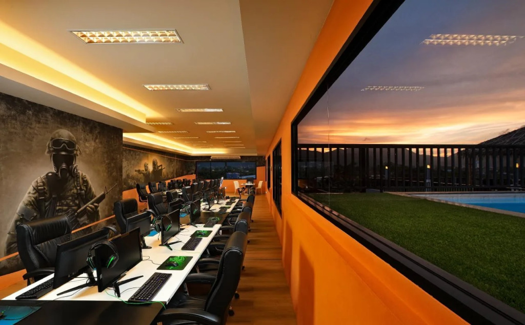 Gamers Paradise Hotel