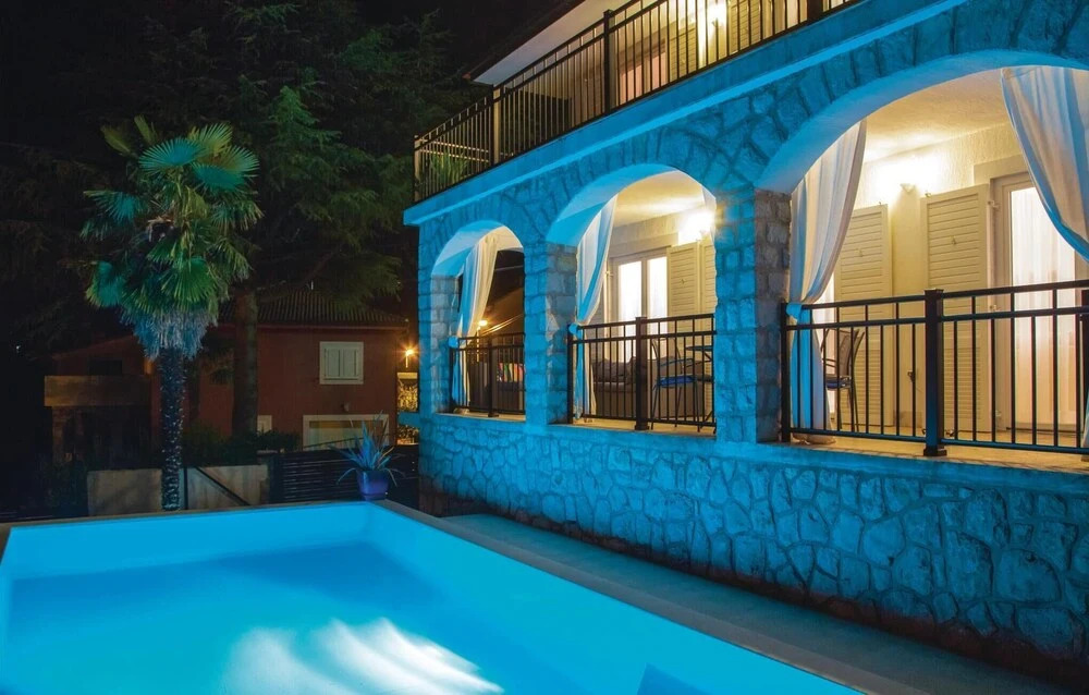 Beautiful Home In Njivice