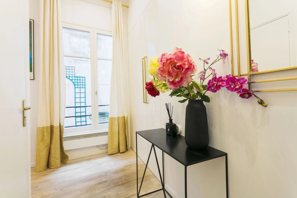 Les Halles - Louvre Private Apartment