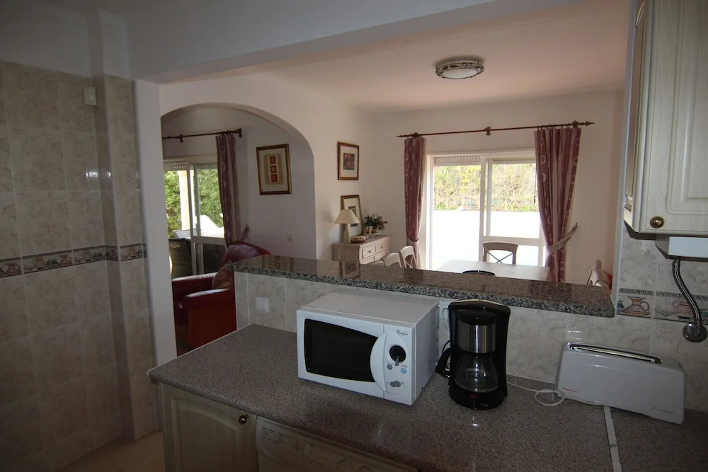 Villa Oasis, Piscina, Jacuzzi, Ténis e Praias!