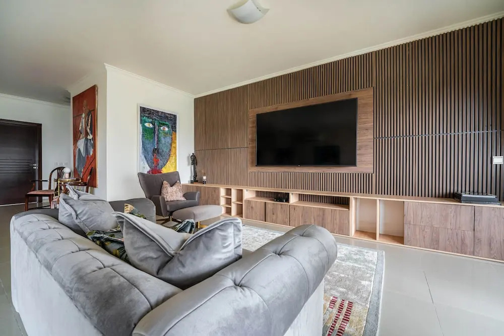 Urban Pumpkin 3-bedroom Apartment, Gerrard Road