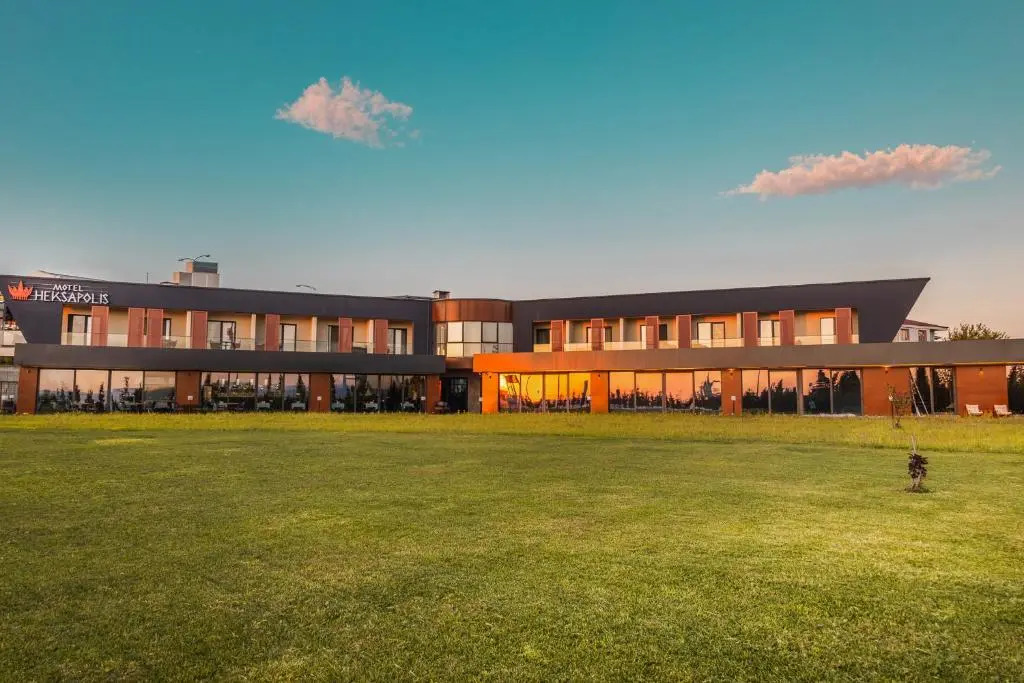 Motel Heksapolis
