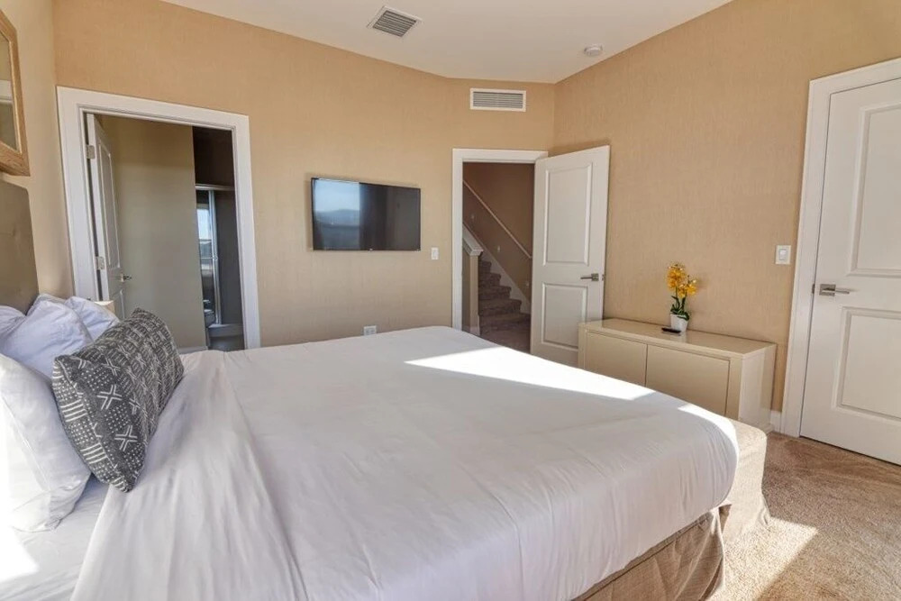 The Magic Townhouse 3 Bedroom Townhouse by Redawning