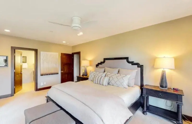 Spacious Ski in, Ski out 3 Bedroom Vacation Rental Next to the Gondola Featuring Slopeside Heated Outdoor Pool and Hot Tub