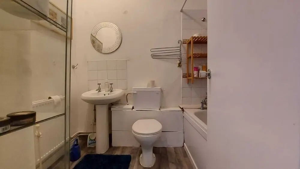 Extra Large One Bedroom Flat With Parking