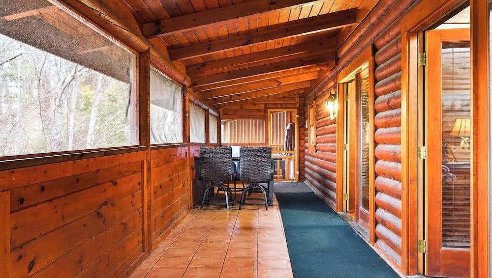 Hot Tub, Game Room & Prime Pigeon Forge Location Big Bear Ridge by Avantstay