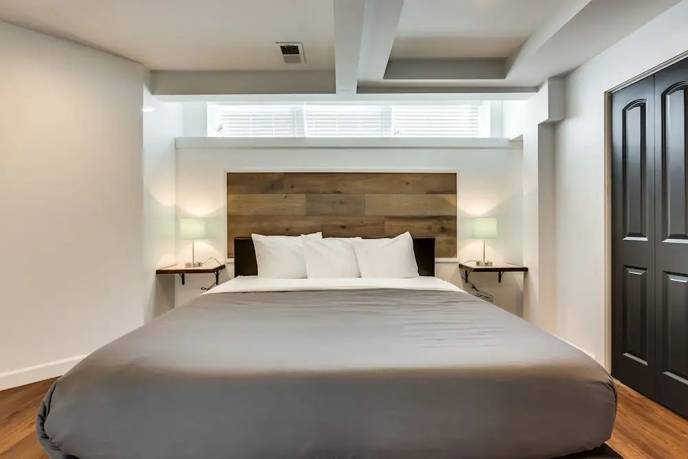 Chicago River West 4 Bedroom / 3 Bathroom by AllSet Turnover