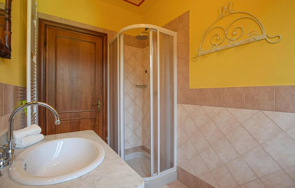 Nice Home In Camaiore With Kitchen