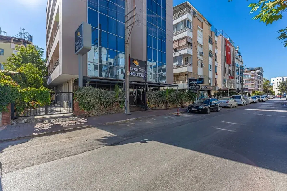 Seven City Hotel
