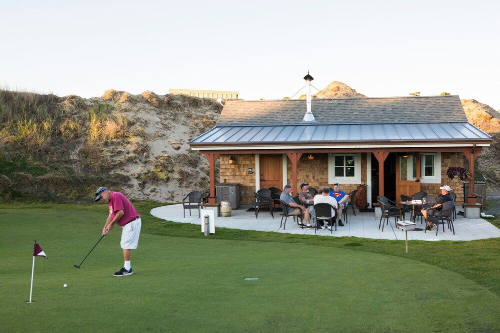 McMenamins Gearhart Hotel